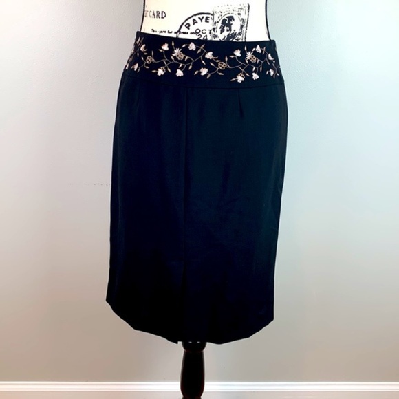 Loft Wool Blend Pencil Skirt With Embroidered Floral Detail - Picture 6 of 8